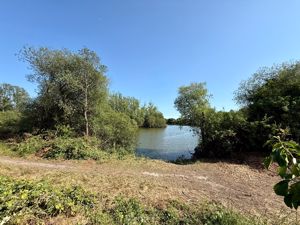 Photo 25- click for photo gallery